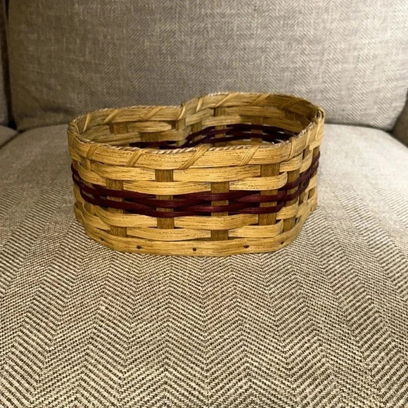 HEART SHAPED CUSTOM MADE HAND MADE BEAUTIFUL WOODEN WOVEN STORAGE BASKET AMISH - Picture 3 of 9